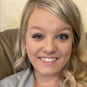 Meet your Posher, Casey